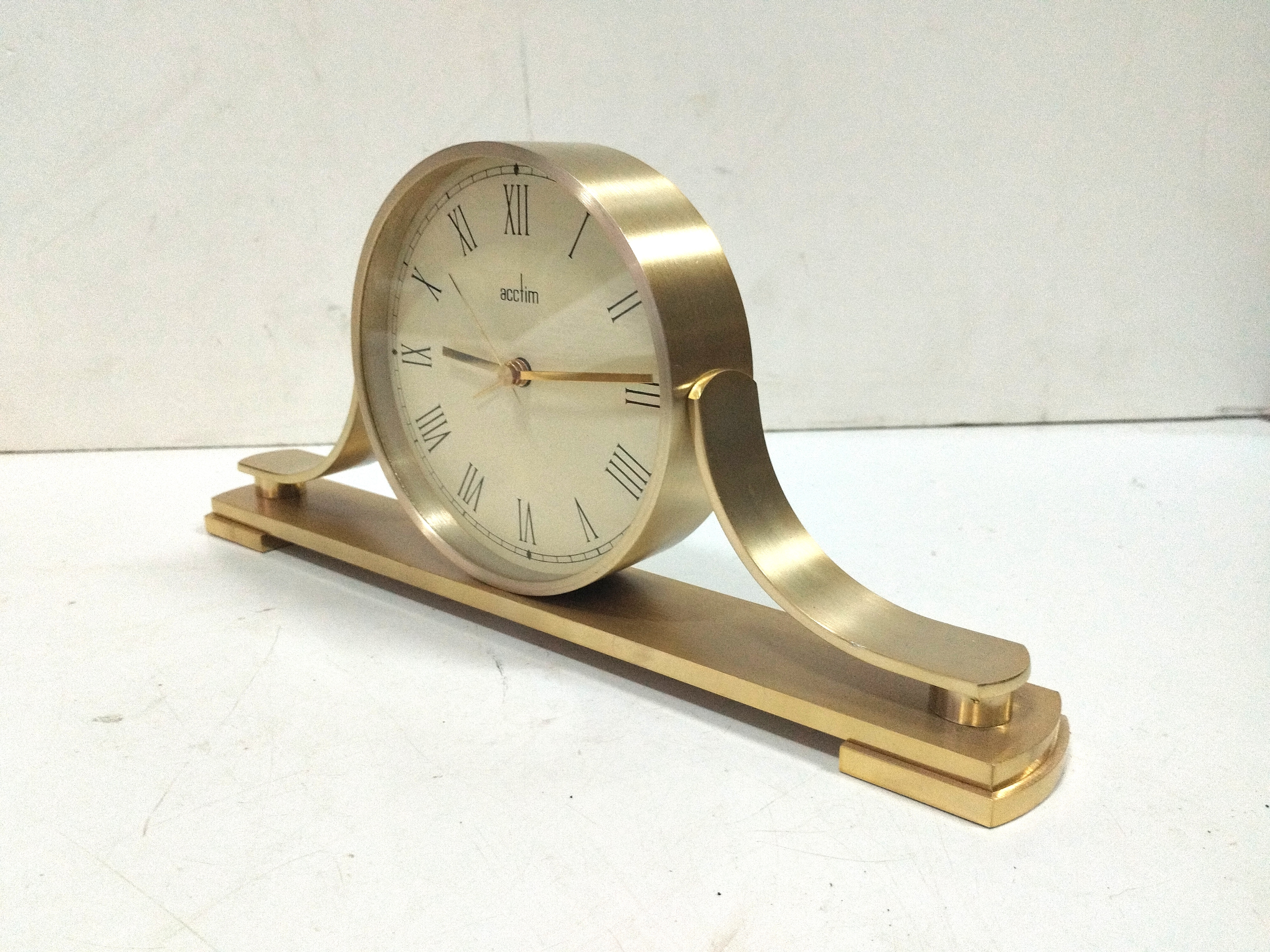 reloj sobremesa metal dorado 14.3x32x4.5 1u